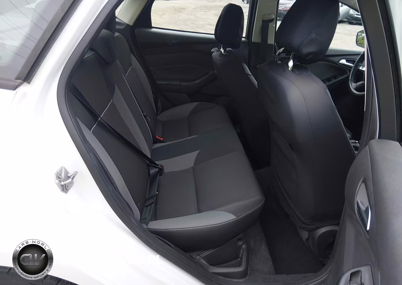 2012 Ford Focus Se VIN:1FAHP3F2XCL229402 - 8