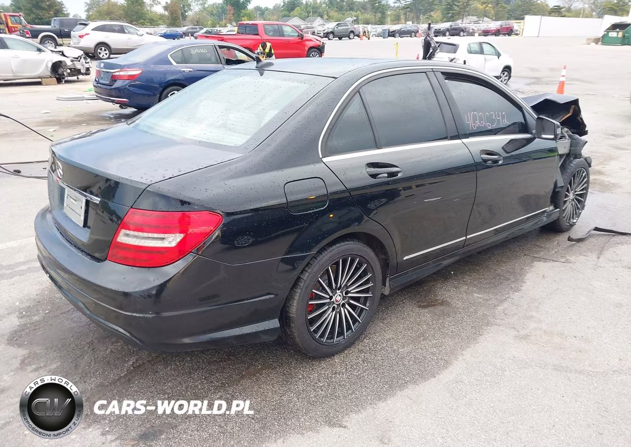2012 Mercedes-Benz C 250 Sport VIN:WDDGF4HB6CR218556 - 4