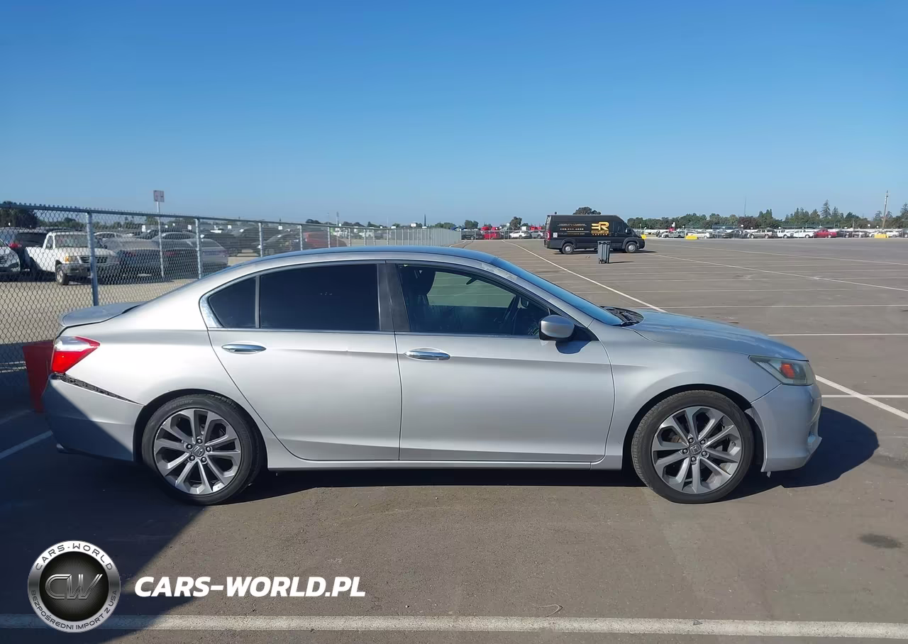 2015 Honda Accord Sport VIN:1HGCR2F59FA108994 - 13