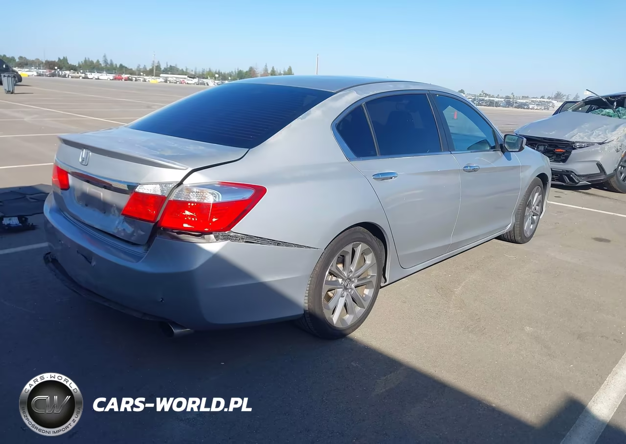 2015 Honda Accord Sport VIN:1HGCR2F59FA108994 - 4