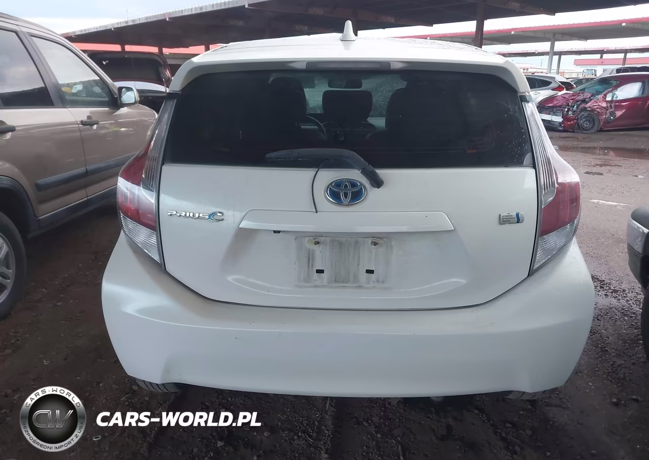 2015 Toyota Prius C Four VIN:JTDKDTB37F1105045 - 16