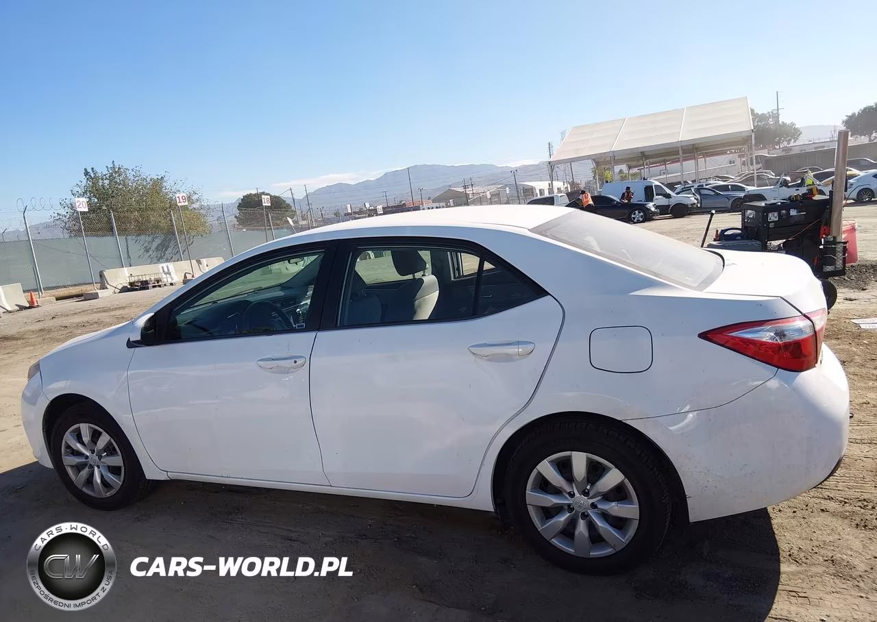 2015 Toyota Corolla Le VIN:5YFBURHE6FP217049 - 13