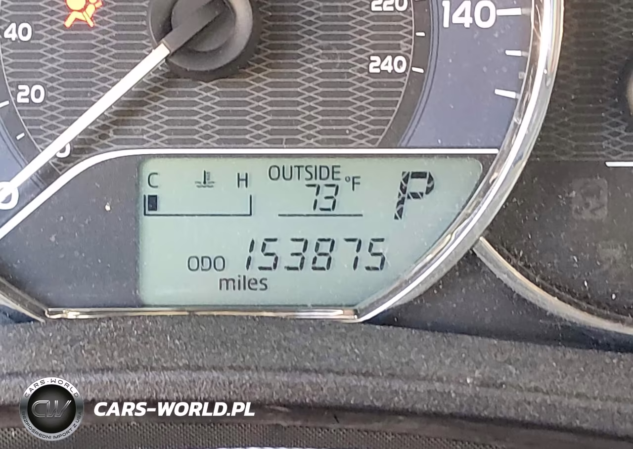 2015 Toyota Corolla Le VIN:5YFBURHE6FP217049 - 14