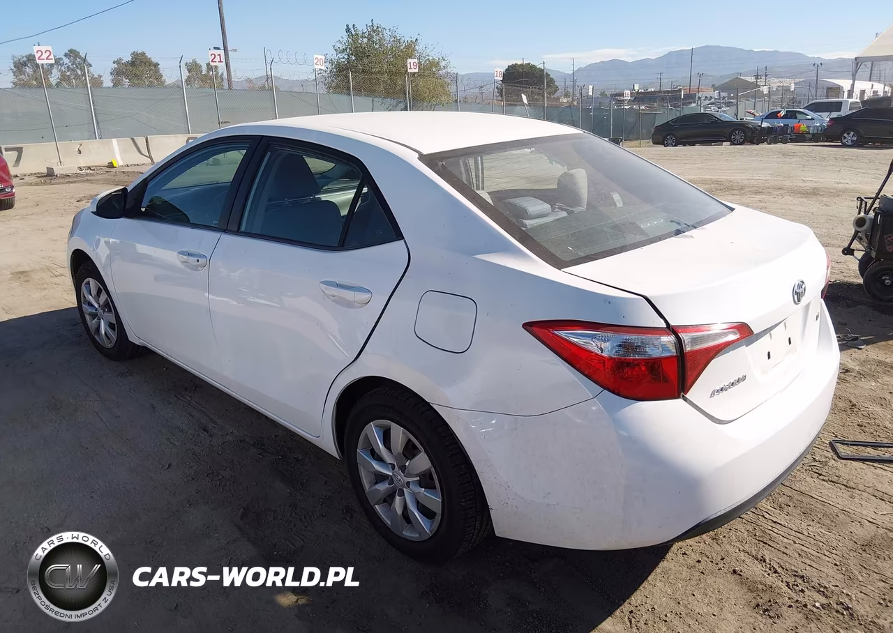 2015 Toyota Corolla Le VIN:5YFBURHE6FP217049 - 3