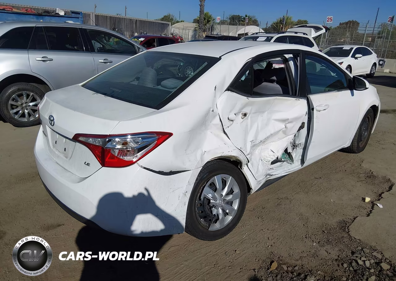 2015 Toyota Corolla Le VIN:5YFBURHE6FP217049 - 4