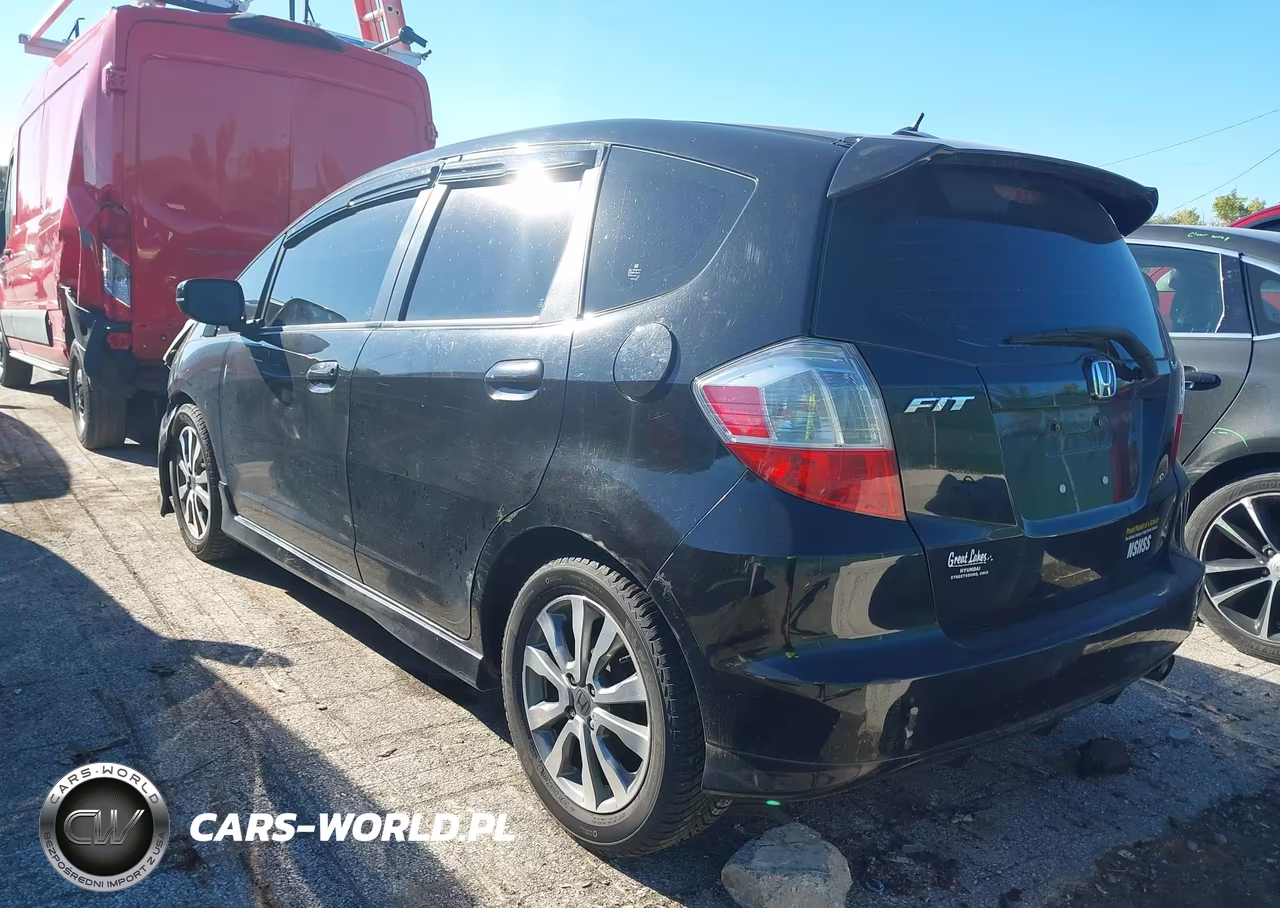 2010 Honda Fit Sport VIN:JHMGE8G42AS015160 - 3