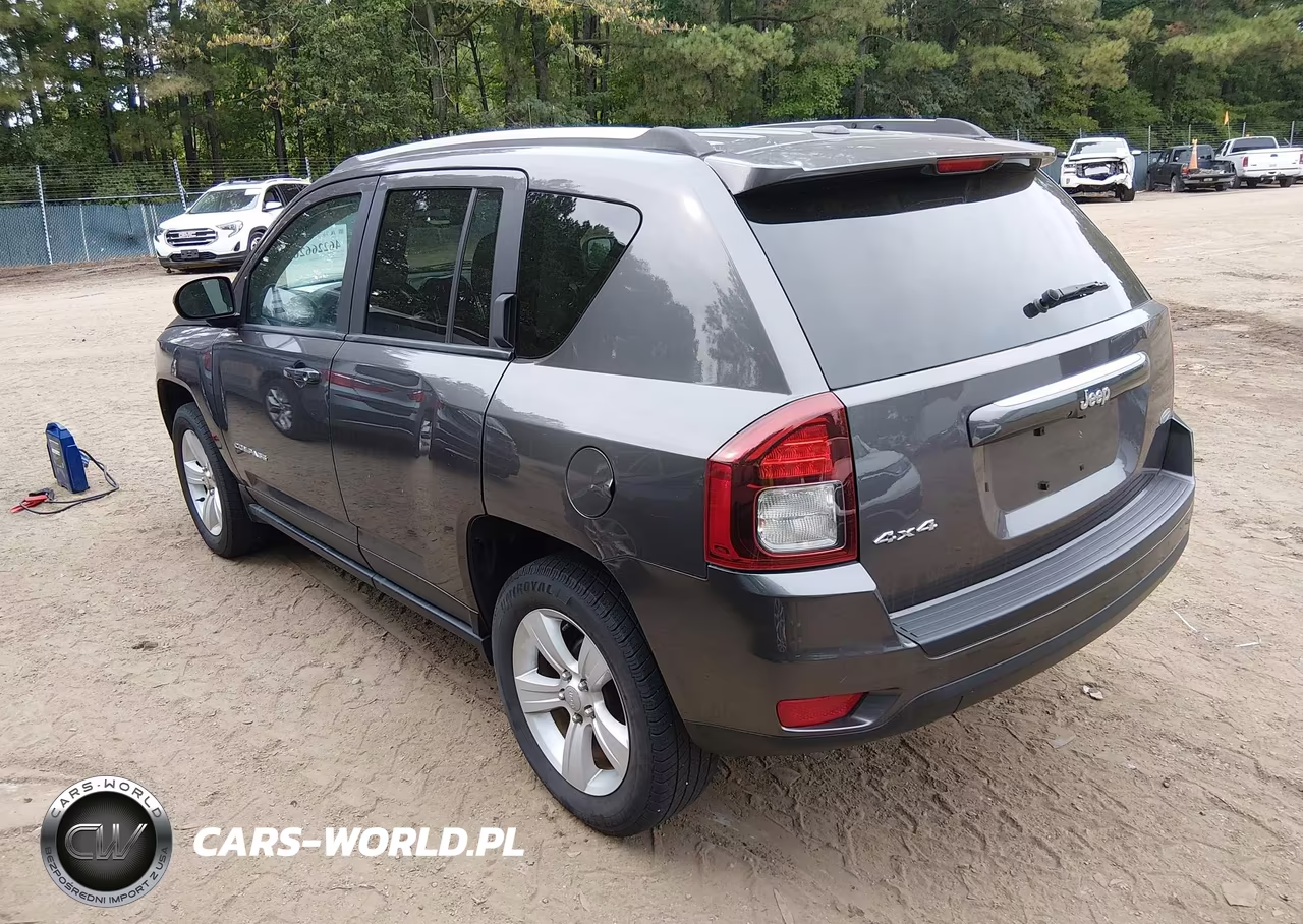 2017 Jeep Compass Latitude 4X4 VIN:1C4NJDEB7HD205016 - 3
