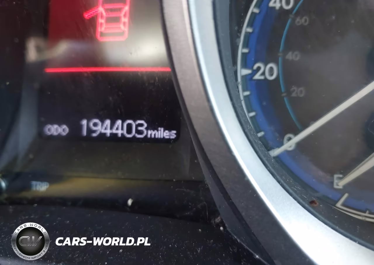 2014 Toyota Corolla S Plus VIN:5YFBURHEXEP028323 - 14