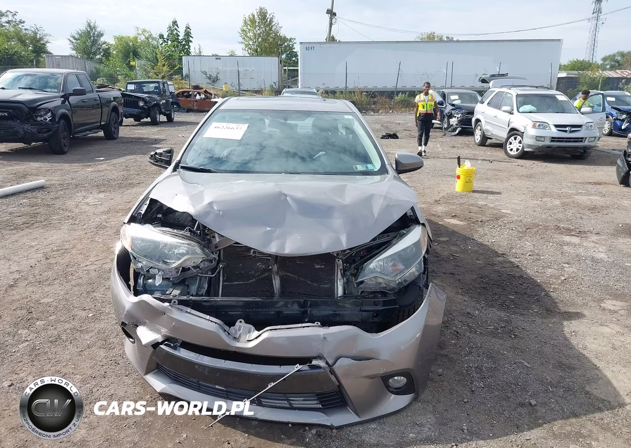2015 Toyota Corolla Le Premium VIN:2T1BURHE1FC305121 - 12