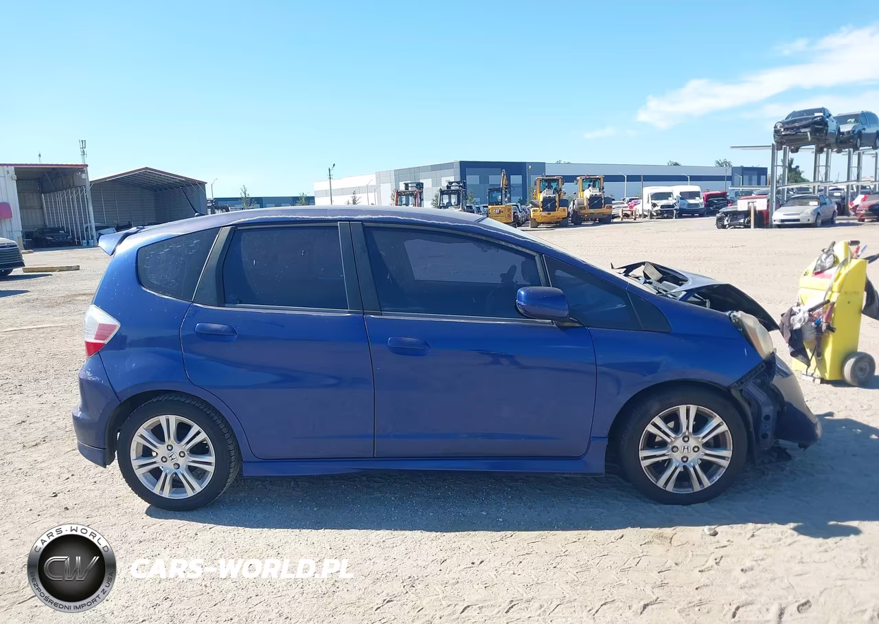 2010 Honda Fit Sport VIN:JHMGE8H4XAC022432 - 14