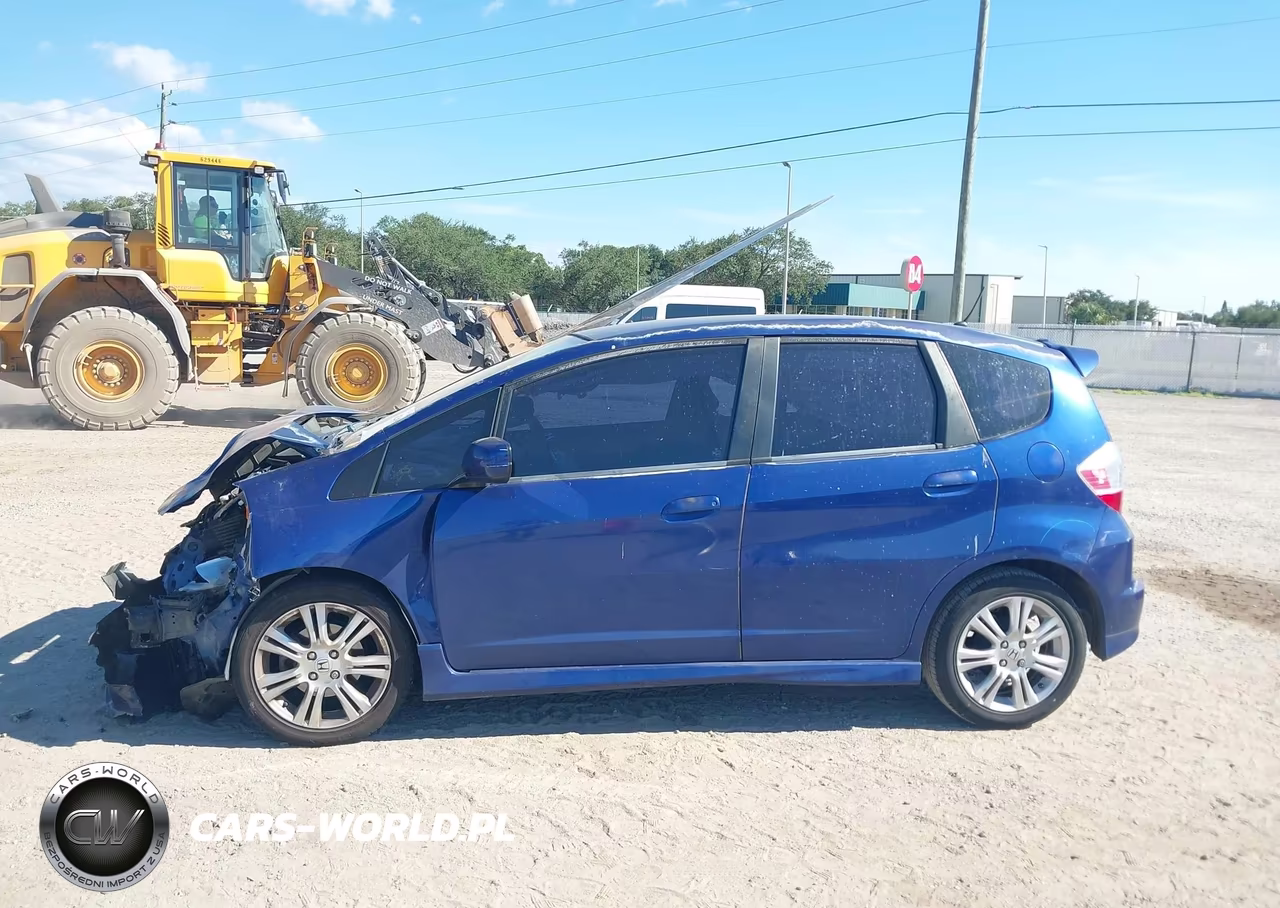 2010 Honda Fit Sport VIN:JHMGE8H4XAC022432 - 15