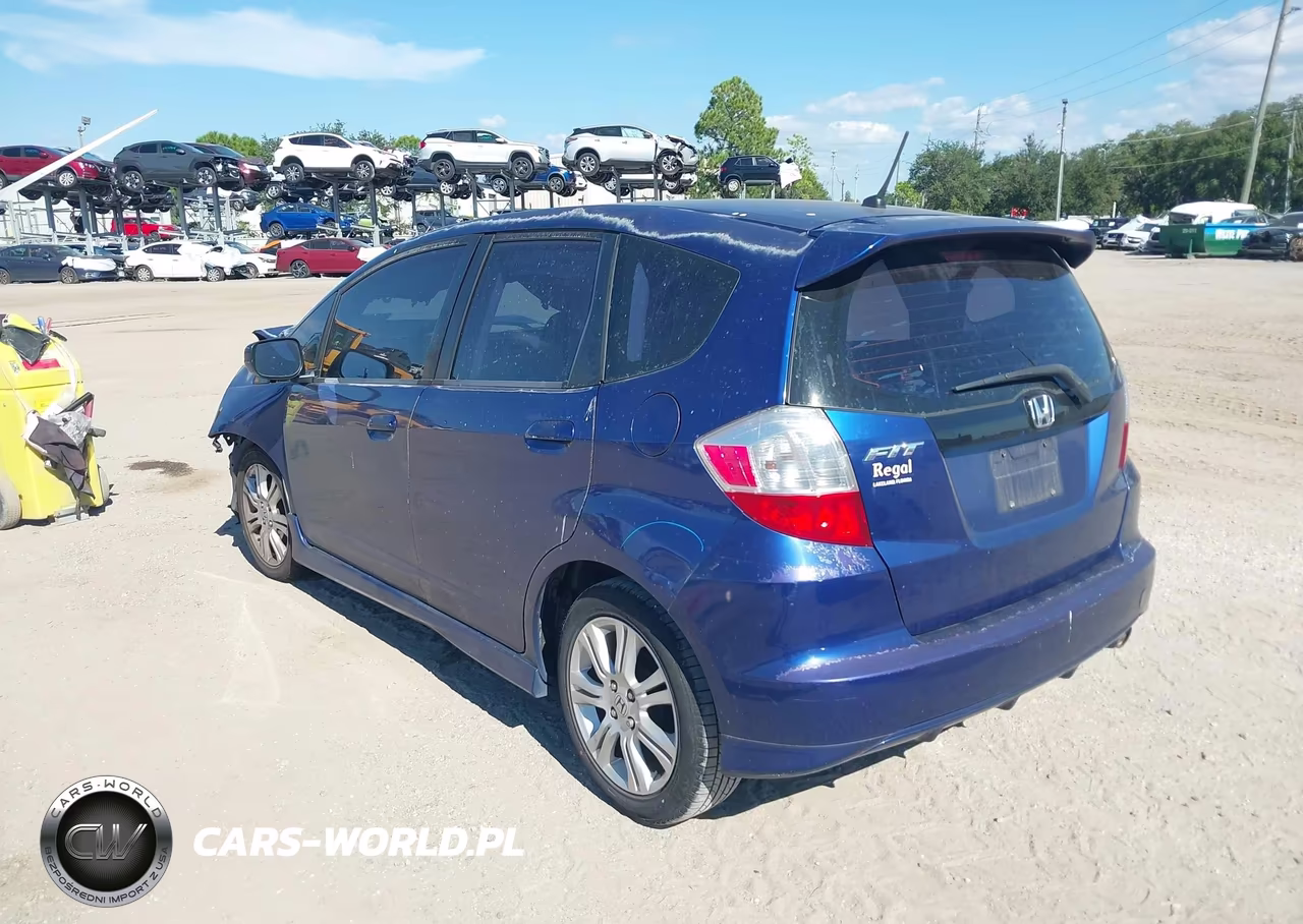 2010 Honda Fit Sport VIN:JHMGE8H4XAC022432 - 3