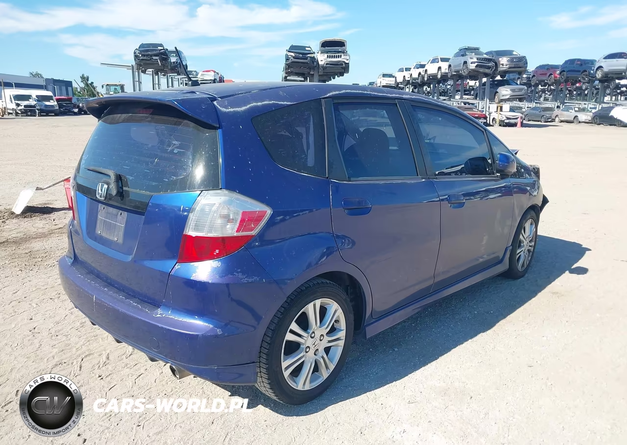 2010 Honda Fit Sport VIN:JHMGE8H4XAC022432 - 4