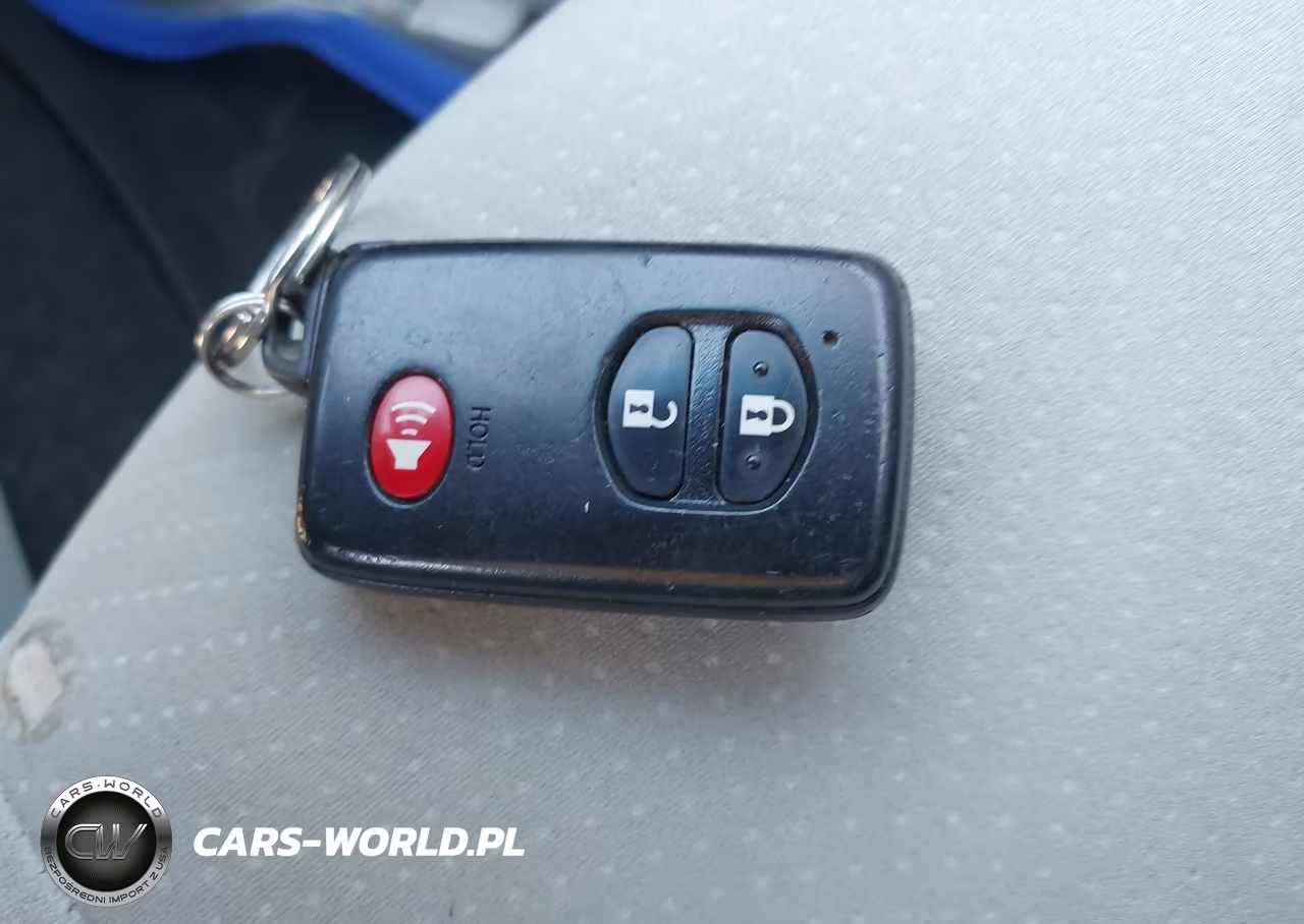 2014 Toyota Prius Two VIN:JTDKN3DU3E1771305 - 11