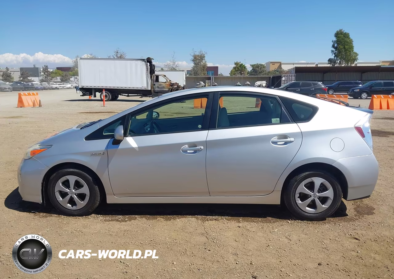 2014 Toyota Prius Two VIN:JTDKN3DU3E1771305 - 14