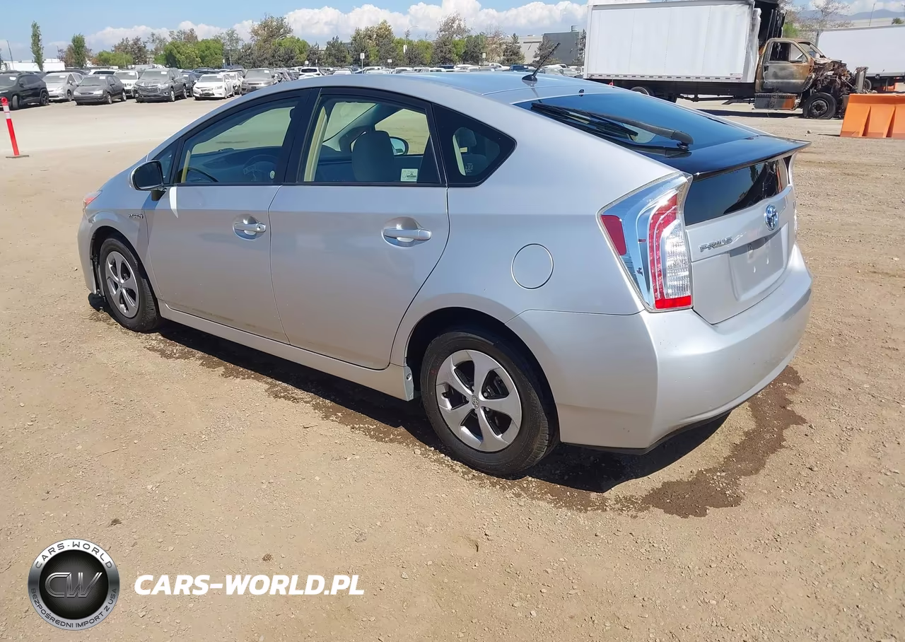 2014 Toyota Prius Two VIN:JTDKN3DU3E1771305 - 3