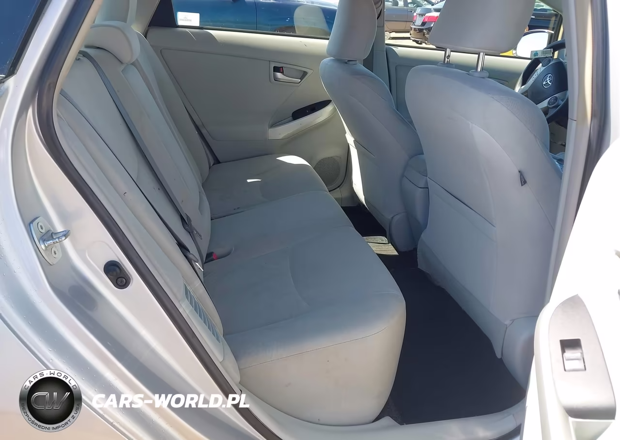2014 Toyota Prius Two VIN:JTDKN3DU3E1771305 - 8