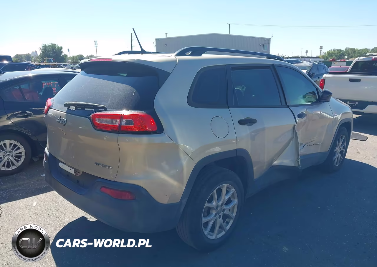 2015 Jeep Cherokee Sport VIN:1C4PJLAB3FW660732 - 4
