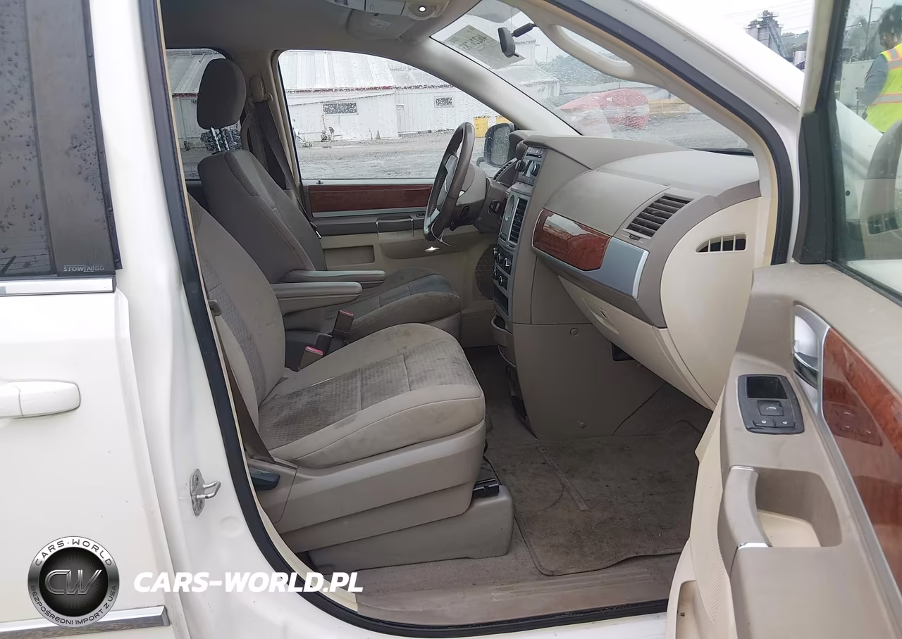 2009 Chrysler Town & Country Touring VIN:2A8HR54129R635693 - 5