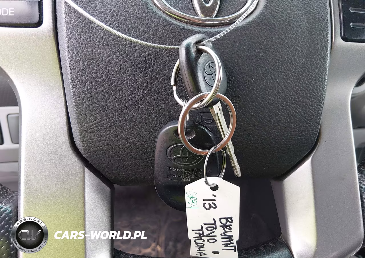 2013 Toyota Tacoma Base V6 VIN:3TMLU4EN4DM133103 - 11