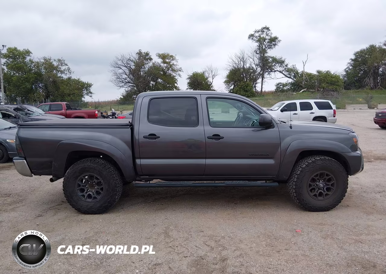 2013 Toyota Tacoma Base V6 VIN:3TMLU4EN4DM133103 - 13
