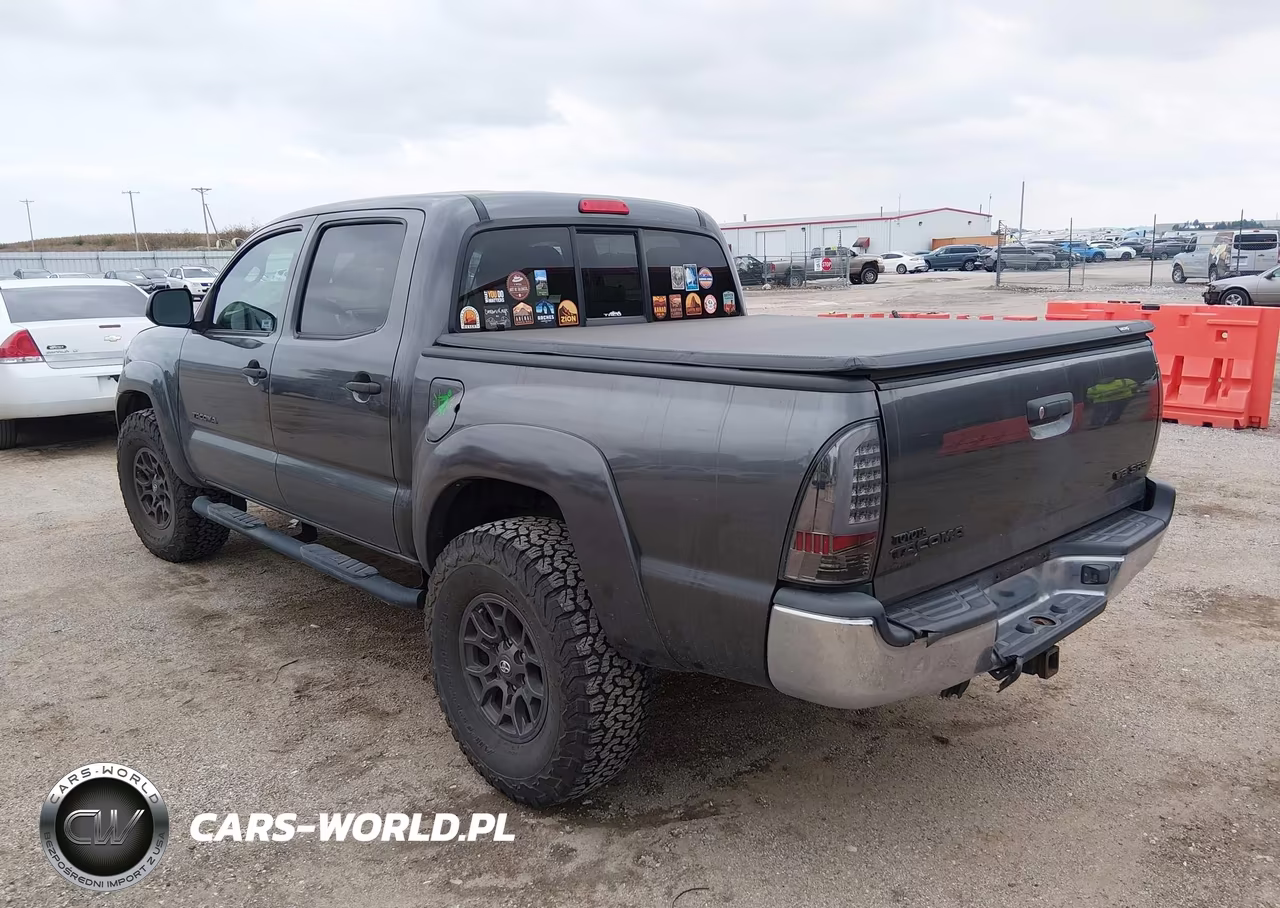 2013 Toyota Tacoma Base V6 VIN:3TMLU4EN4DM133103 - 3