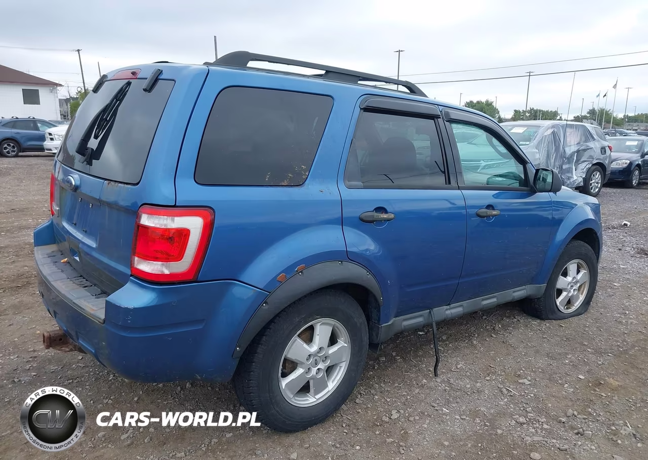 2010 Ford Escape Xlt VIN:1FMCU0D73AKB90824 - 4