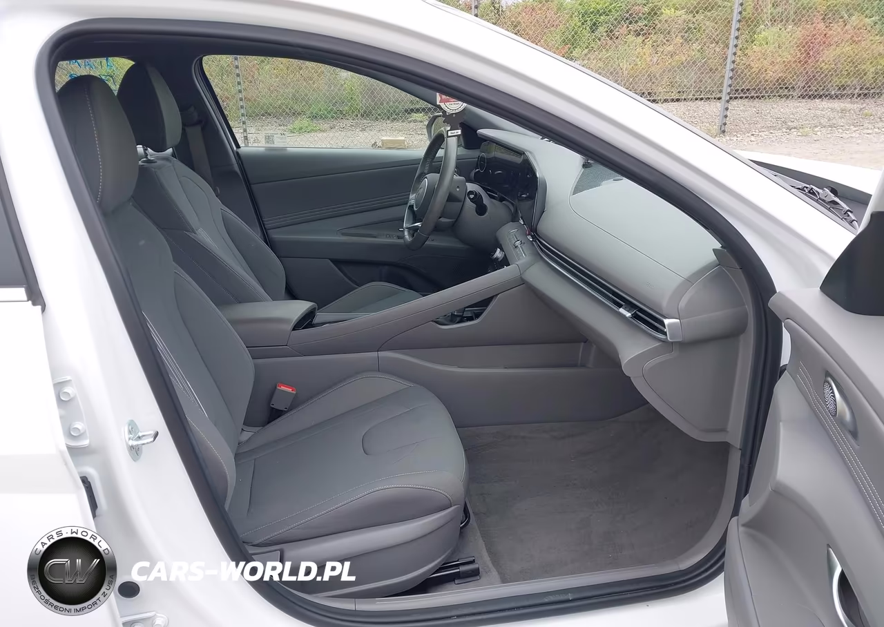 2025 Hyundai Elantra Sel Convenience VIN:KMHLS4DGXSU914141 - 5