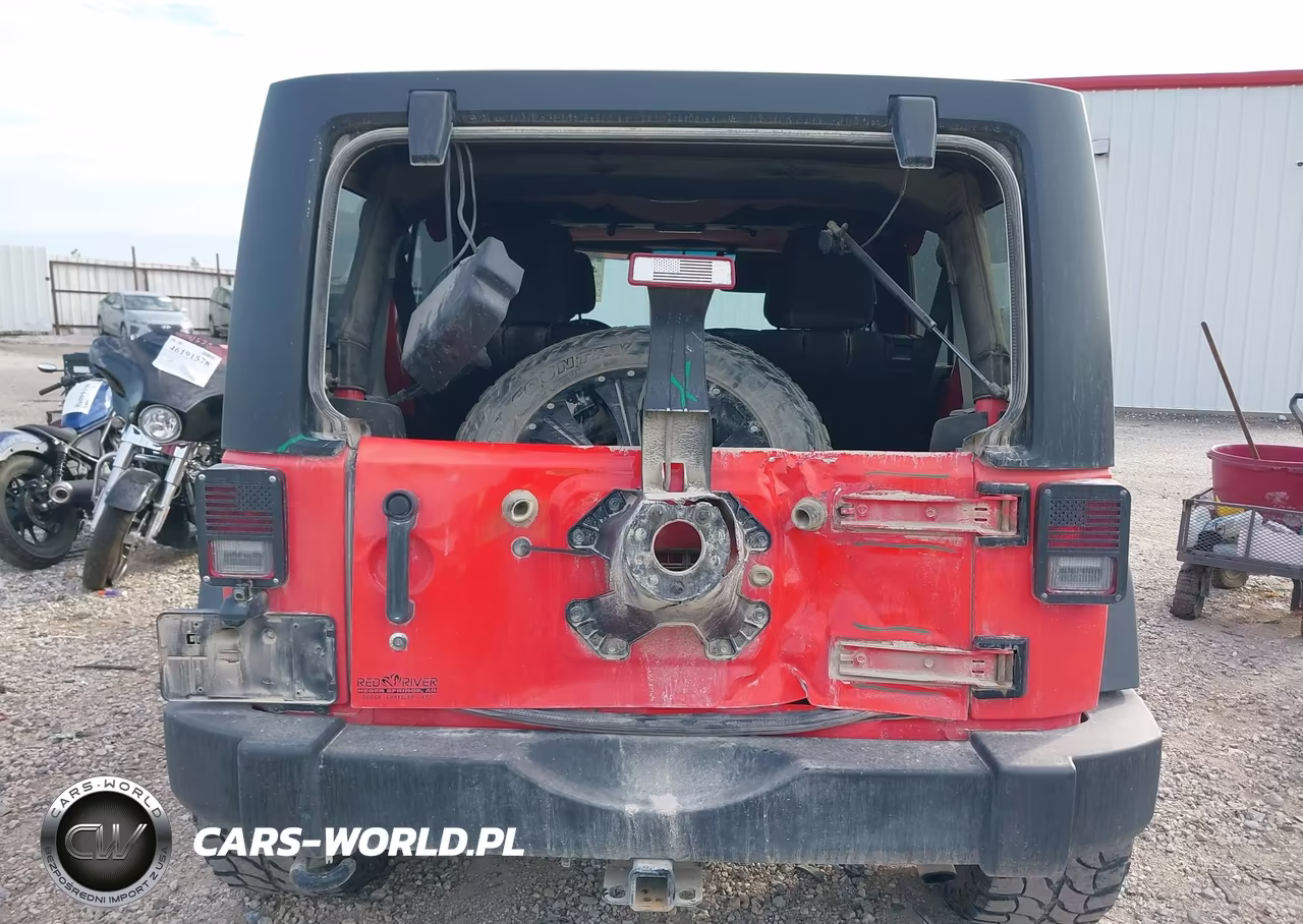2013 Jeep Wrangler Unlimited Sport VIN:1C4BJWDG1DL648872 - 6