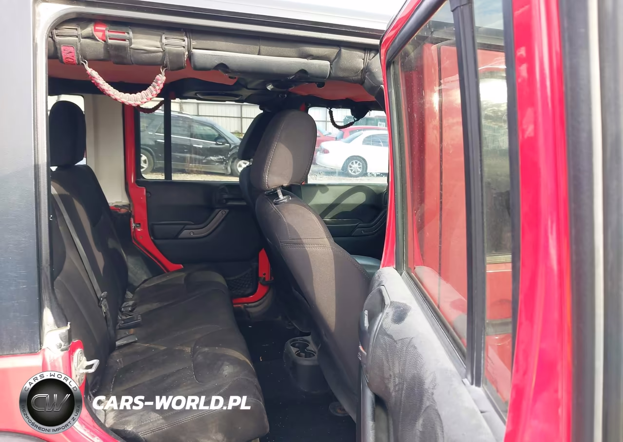 2013 Jeep Wrangler Unlimited Sport VIN:1C4BJWDG1DL648872 - 8