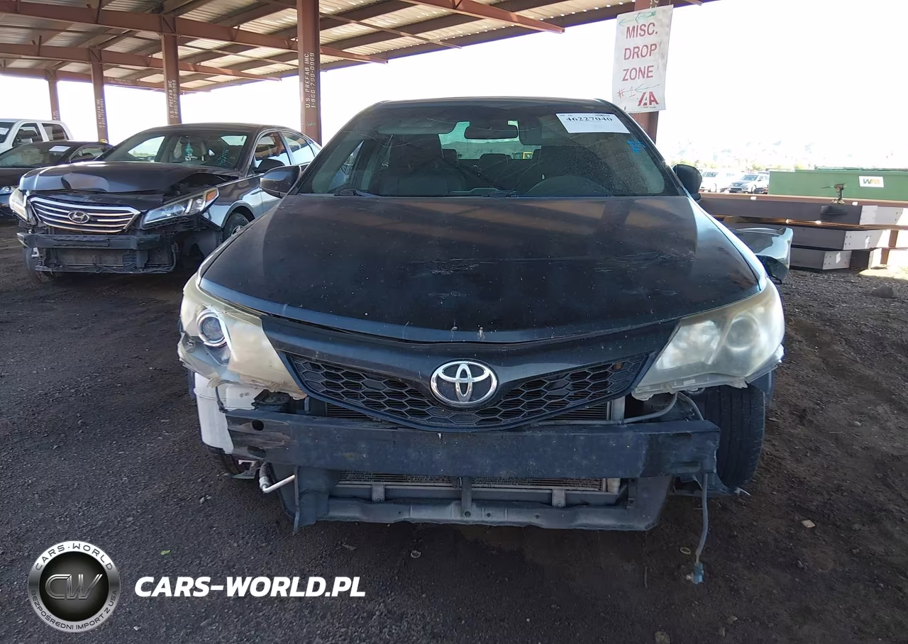 2014 Toyota Camry Se Sport VIN:4T1BF1FK0EU330240 - 12