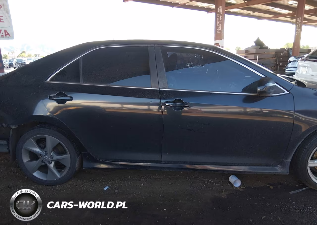 2014 Toyota Camry Se Sport VIN:4T1BF1FK0EU330240 - 13