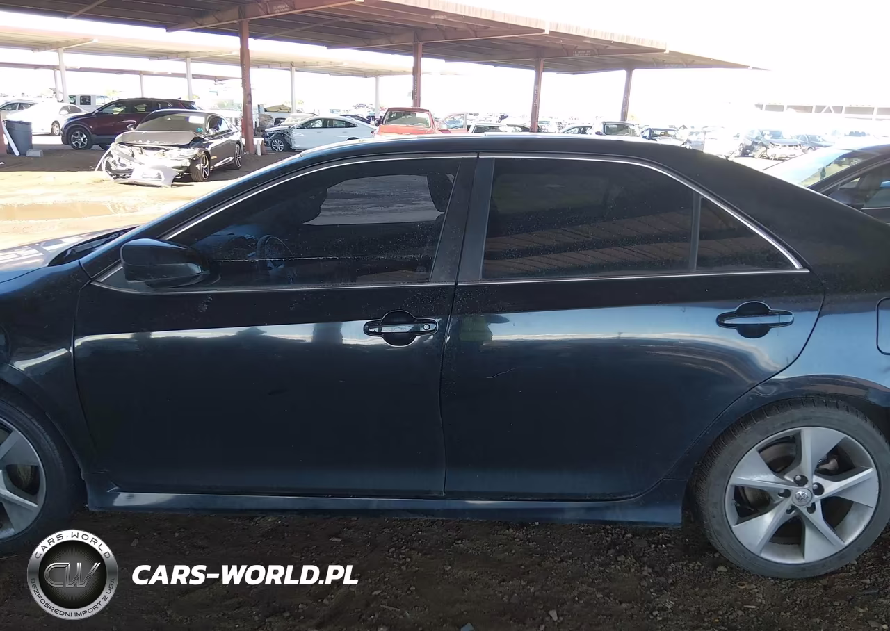 2014 Toyota Camry Se Sport VIN:4T1BF1FK0EU330240 - 14