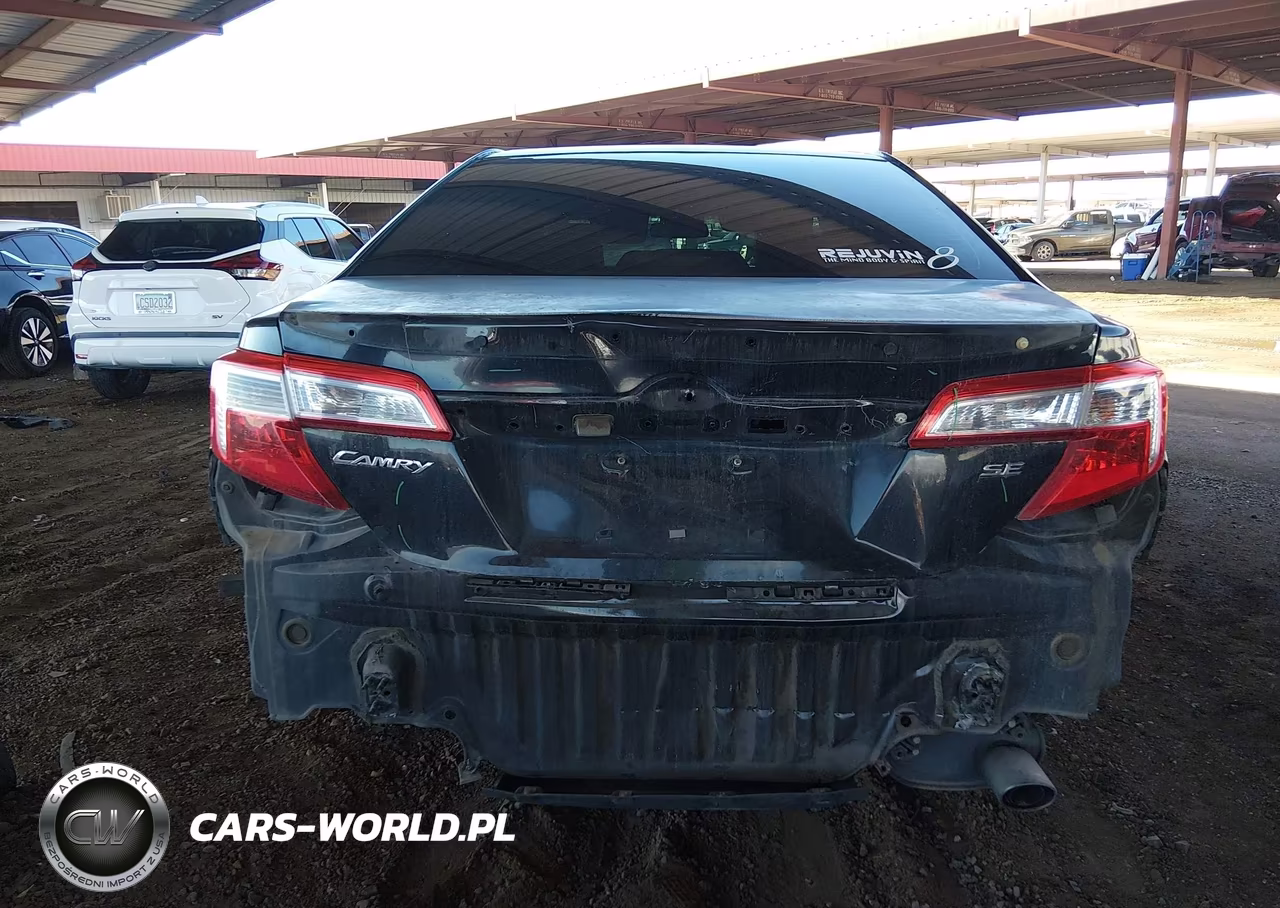 2014 Toyota Camry Se Sport VIN:4T1BF1FK0EU330240 - 16