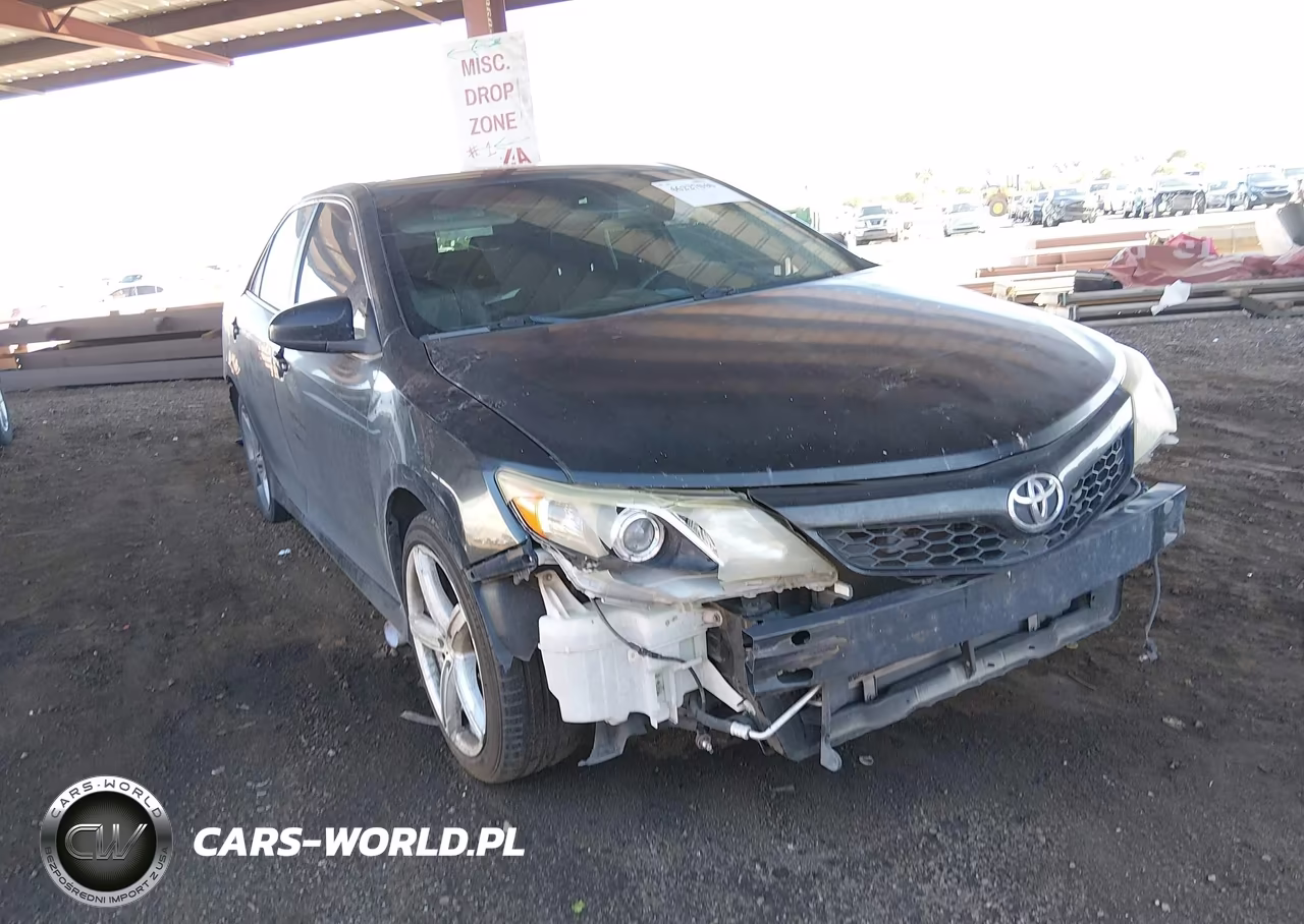 2014 Toyota Camry Se Sport VIN:4T1BF1FK0EU330240 - 18