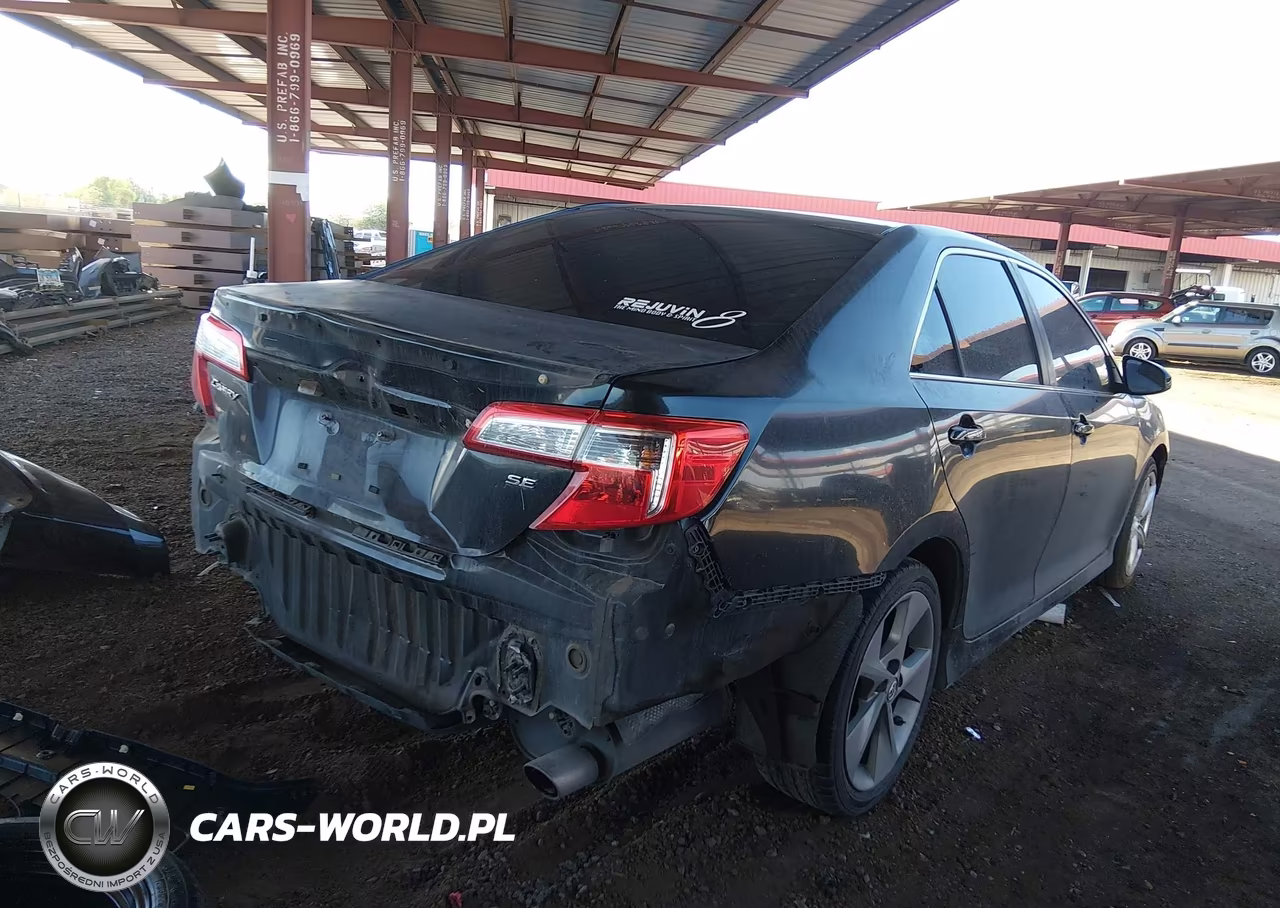 2014 Toyota Camry Se Sport VIN:4T1BF1FK0EU330240 - 4