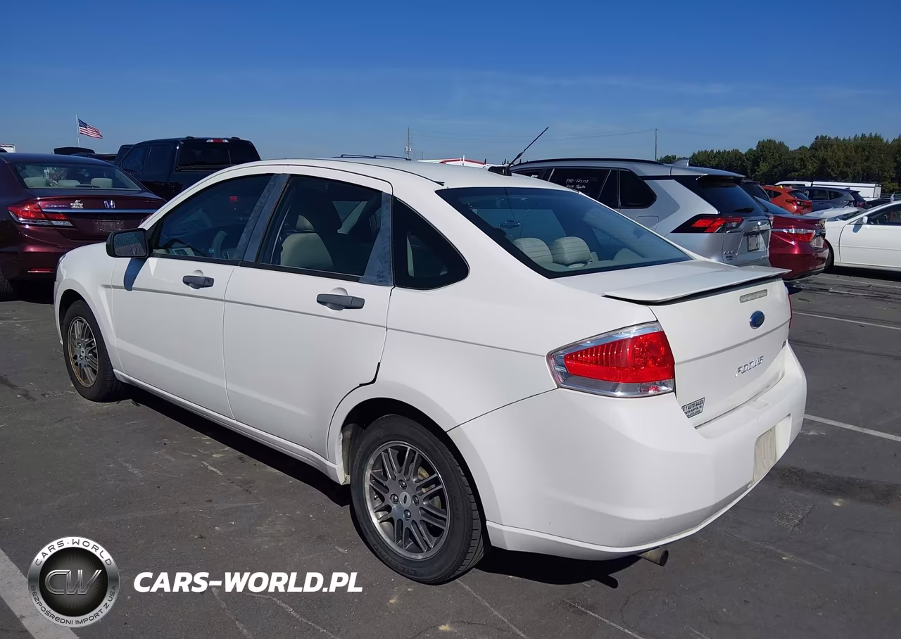 2010 Ford Focus Se VIN:1FAHP3FN3AW212429 - 3