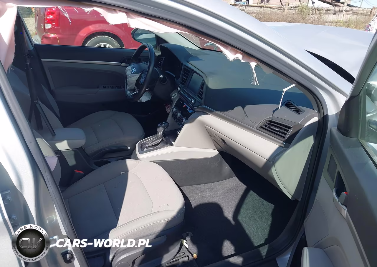 2019 Hyundai Elantra Value Edition VIN:5NPD84LF5KH419808 - 5