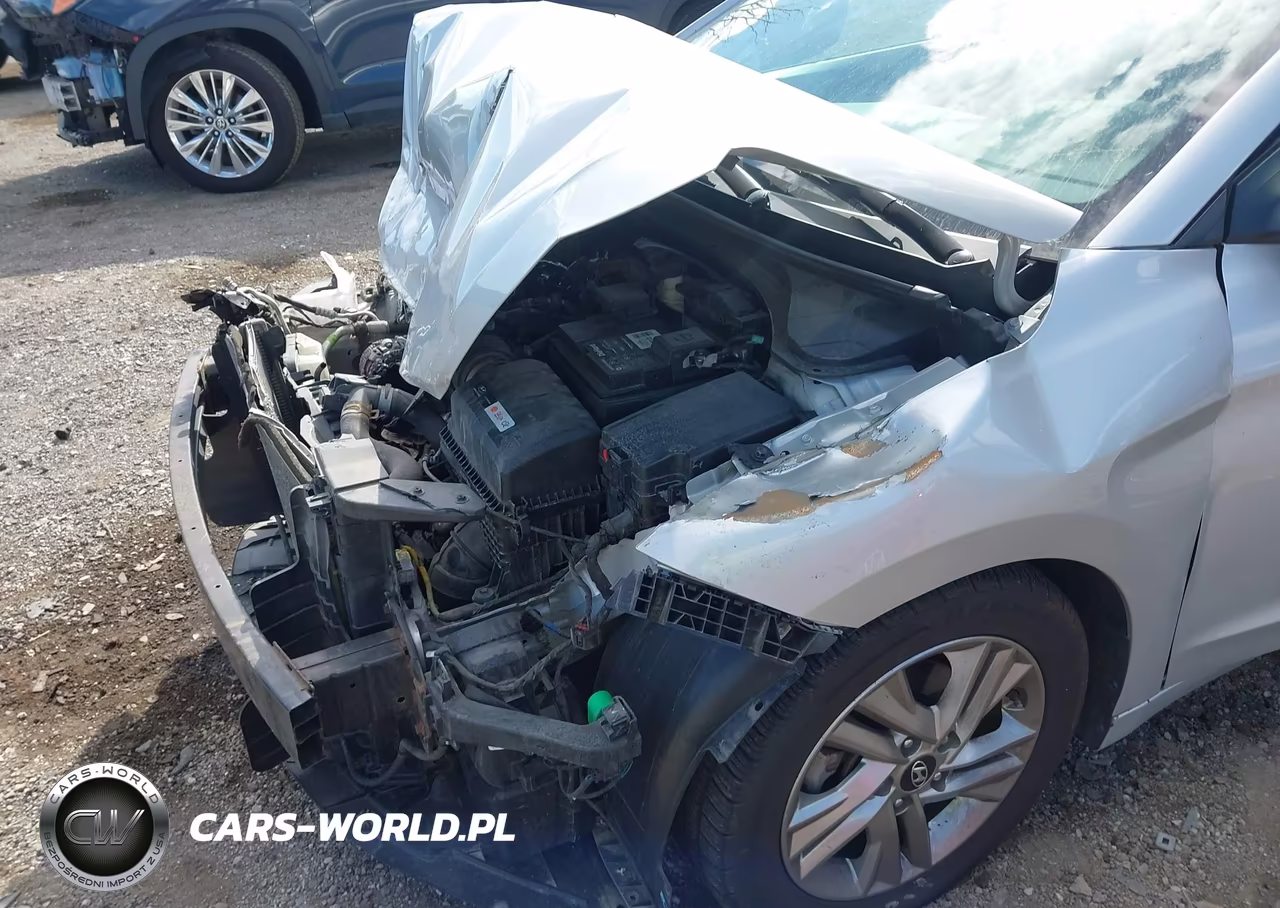 2019 Hyundai Elantra Value Edition VIN:5NPD84LF5KH419808 - 6