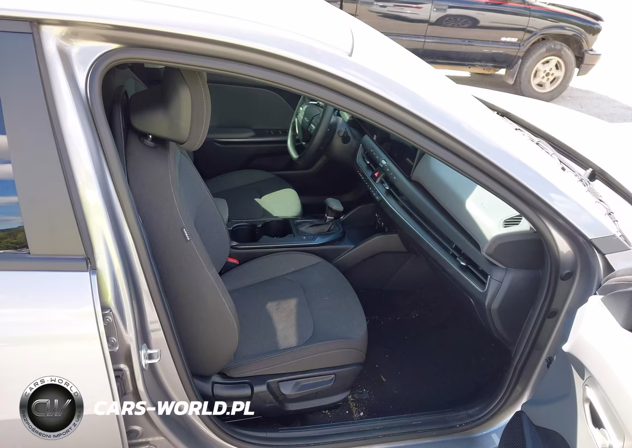 2025 Kia K4 Lxs VIN:3KPFT4DE4SE219715 - 5