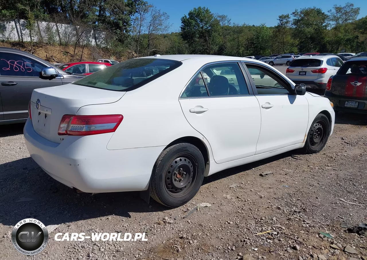 2010 Toyota Camry Le VIN:4T1BF3EK8AU547218 - 4