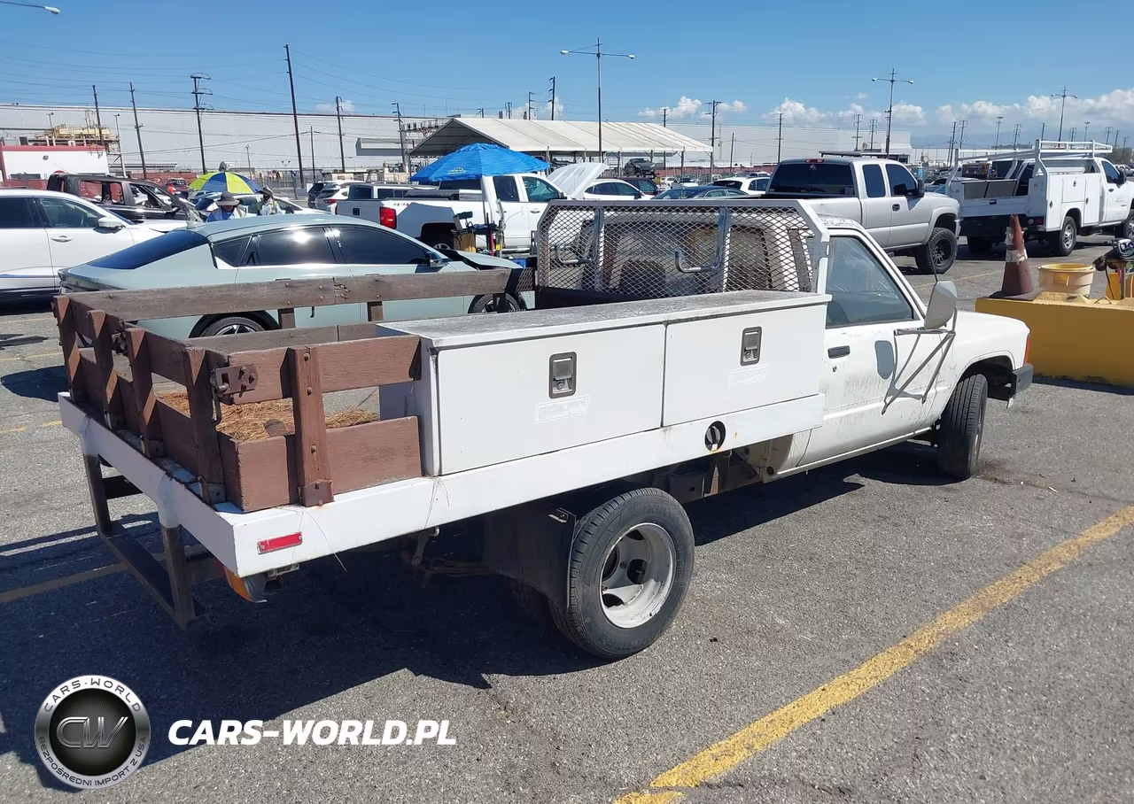 1986 Toyota Pickup Cab Chassis Rn55 VIN:JT5RN55R0G7003779 - 4
