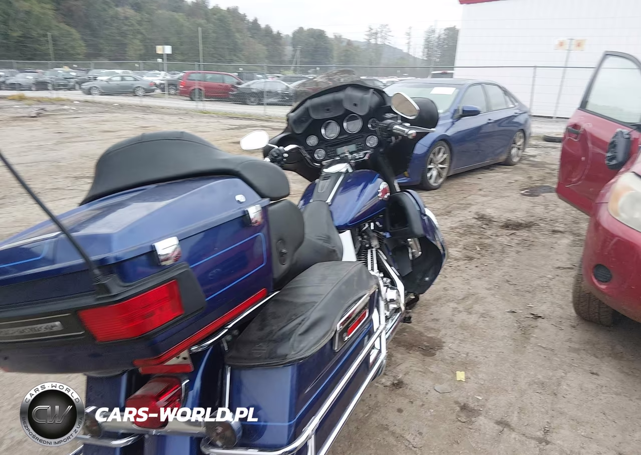 2007 Harley-Davidson Flhtcui VIN:1HD1FC4197Y605913 - 4