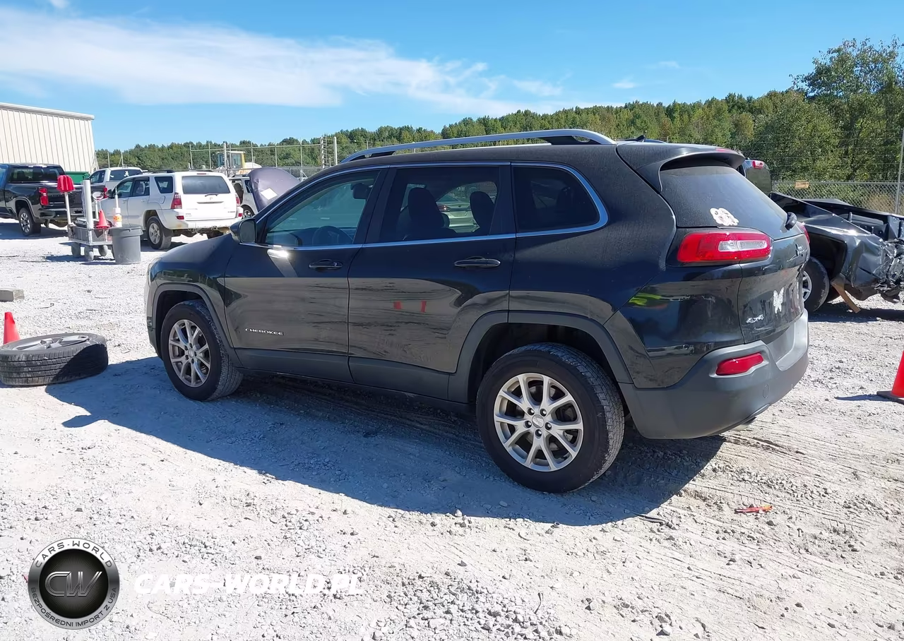 2014 Jeep Cherokee Latitude VIN:1C4PJMCS3EW227641 - 3