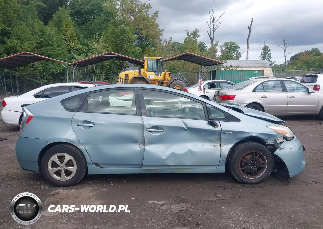 2015 Toyota Prius Three VIN:JTDKN3DU3F1949425 - 13