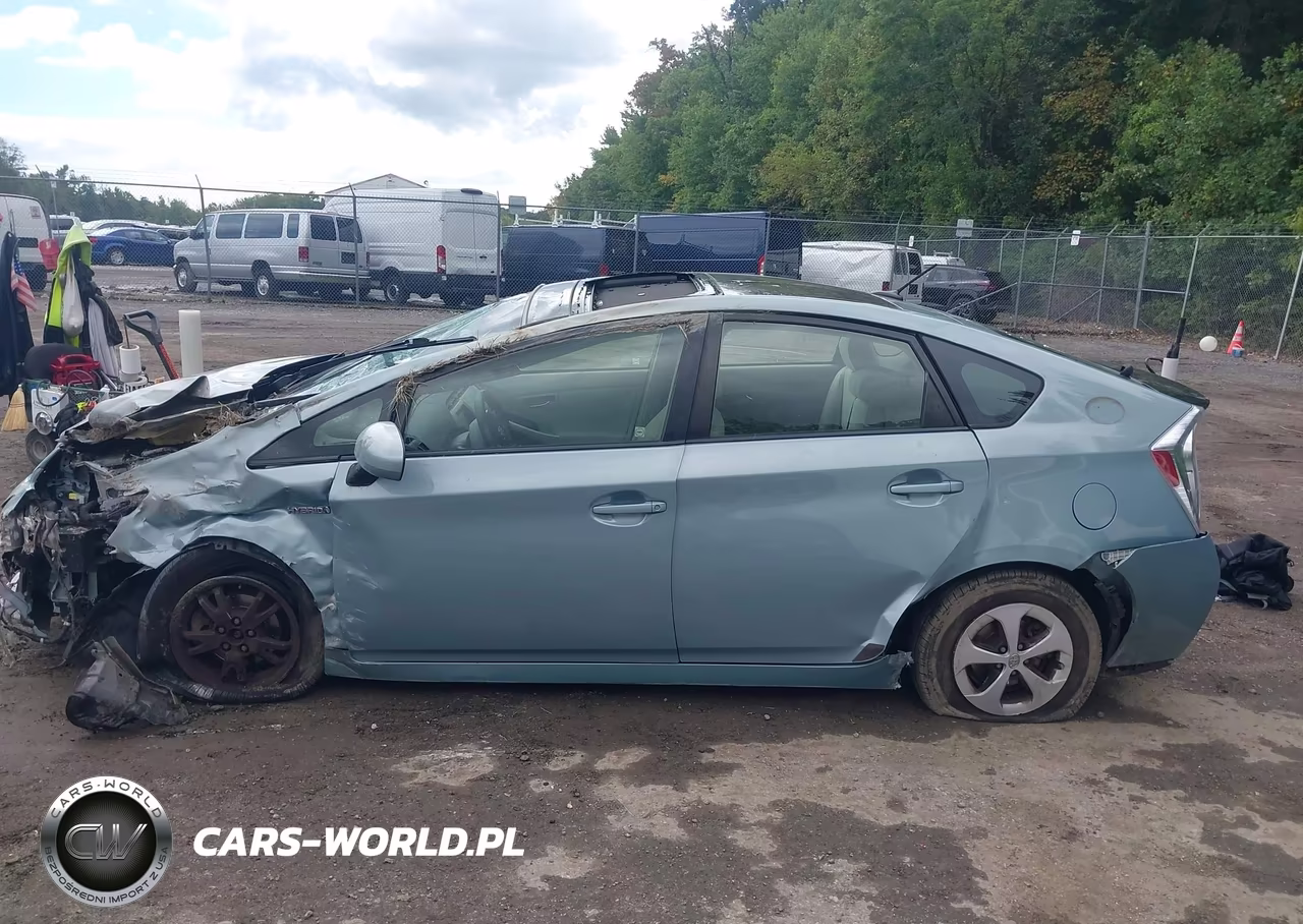2015 Toyota Prius Three VIN:JTDKN3DU3F1949425 - 14