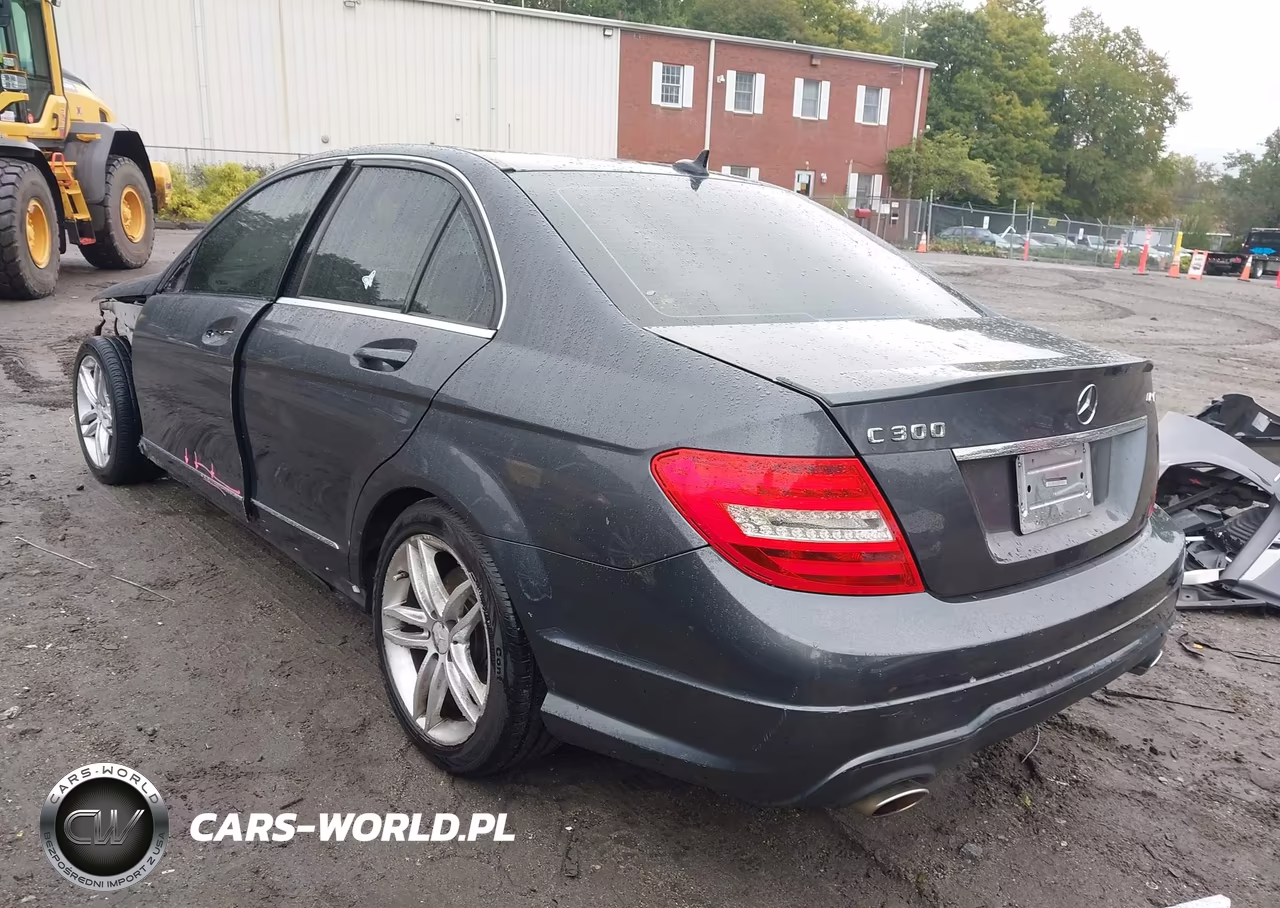 2013 Mercedes-Benz C 300 Sport 4Matic VIN:WDDGF8AB7DR285816 - 3