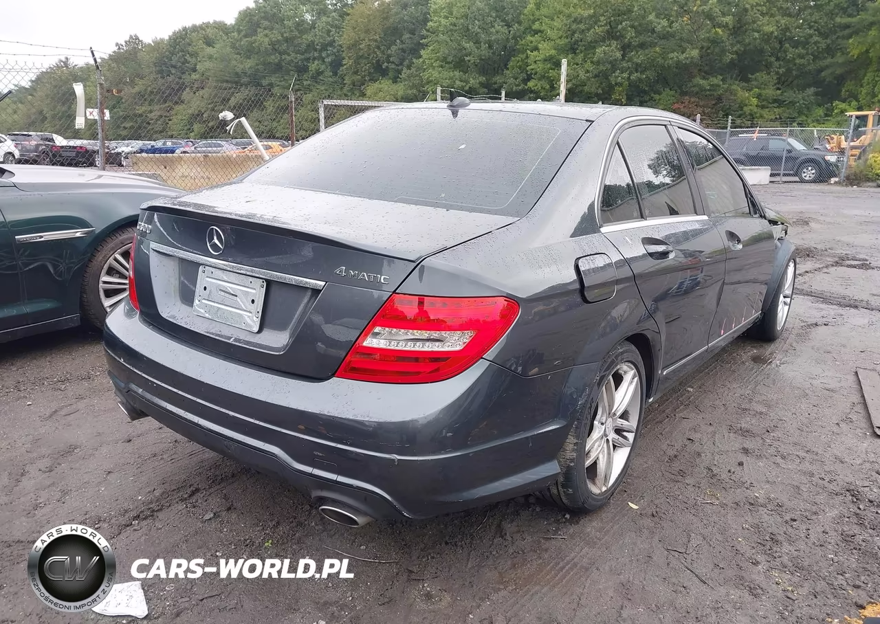 2013 Mercedes-Benz C 300 Sport 4Matic VIN:WDDGF8AB7DR285816 - 4