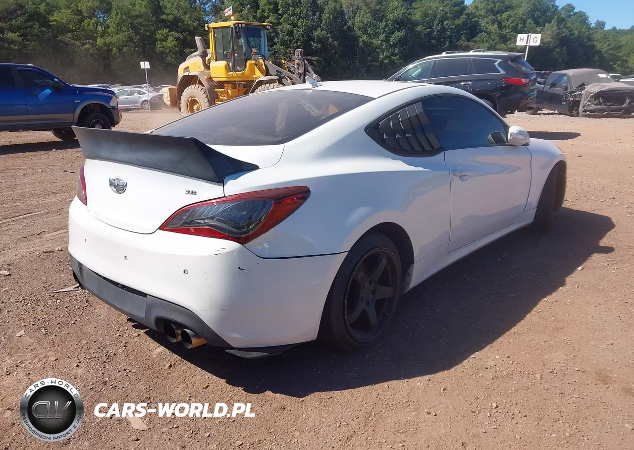 2010 Hyundai Genesis 3.8 Grand Touring VIN:KMHHU6KH7AU021477 - 4