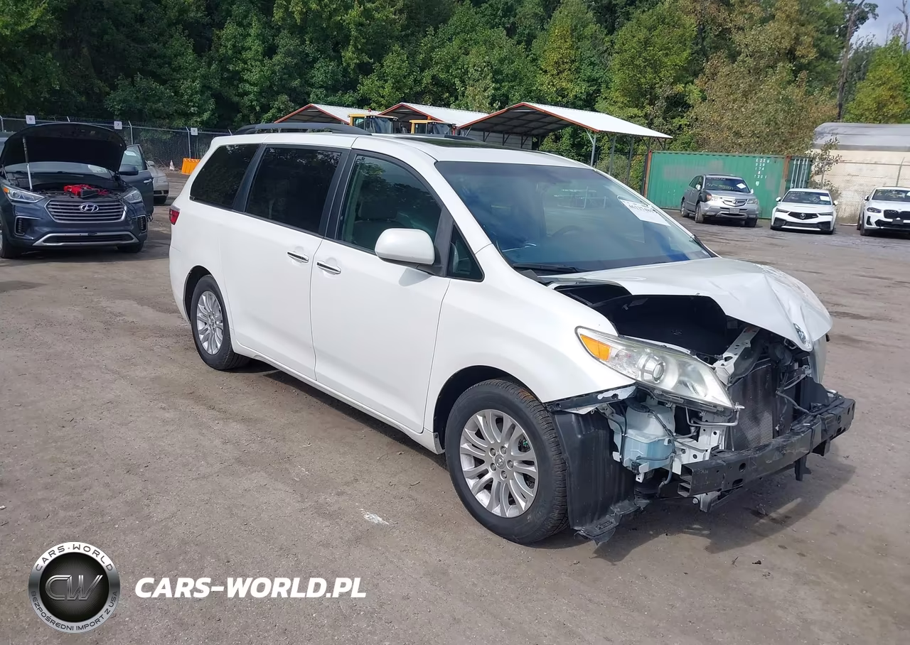 2016 Toyota Sienna Xle 8 Passenger – zdjęcie 1 z 17